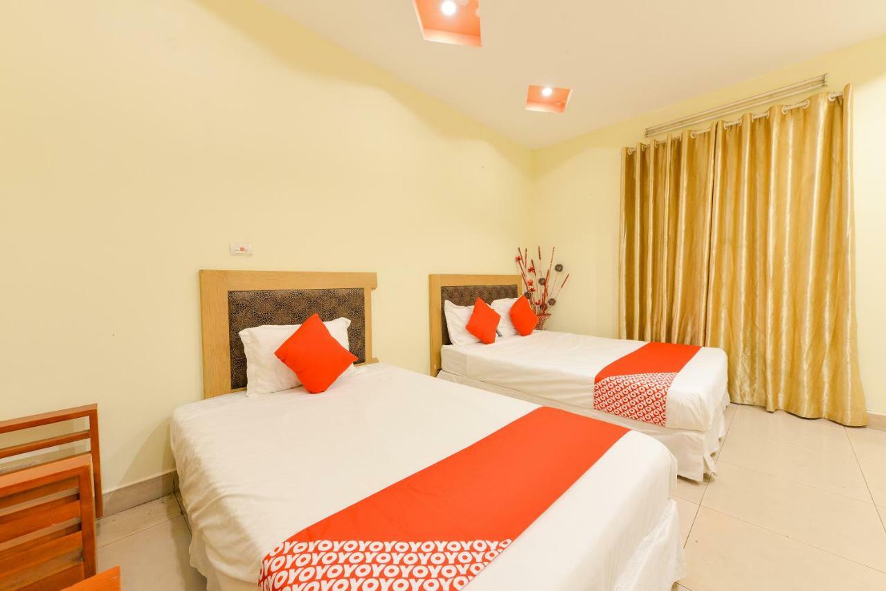 Oyo 279 West Lake Hotel Hanoï Extérieur photo